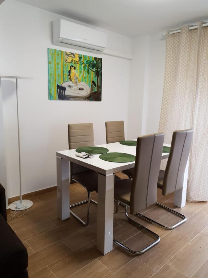 Apartamento Delux Benidormアパートメント エクステリア 写真