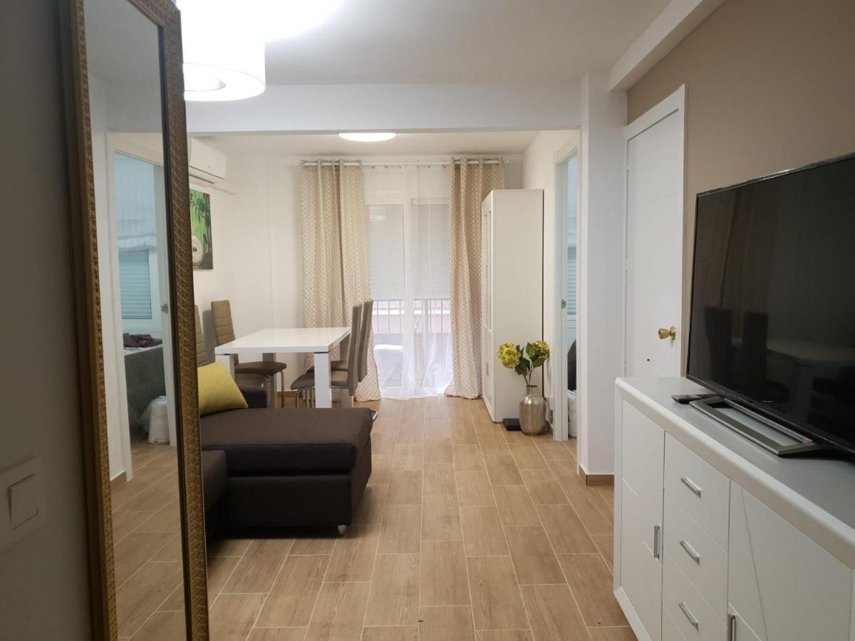 Apartamento Delux Benidormアパートメント エクステリア 写真