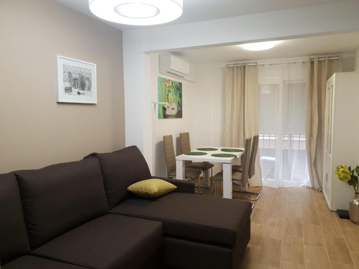 Apartamento Delux Benidormアパートメント エクステリア 写真