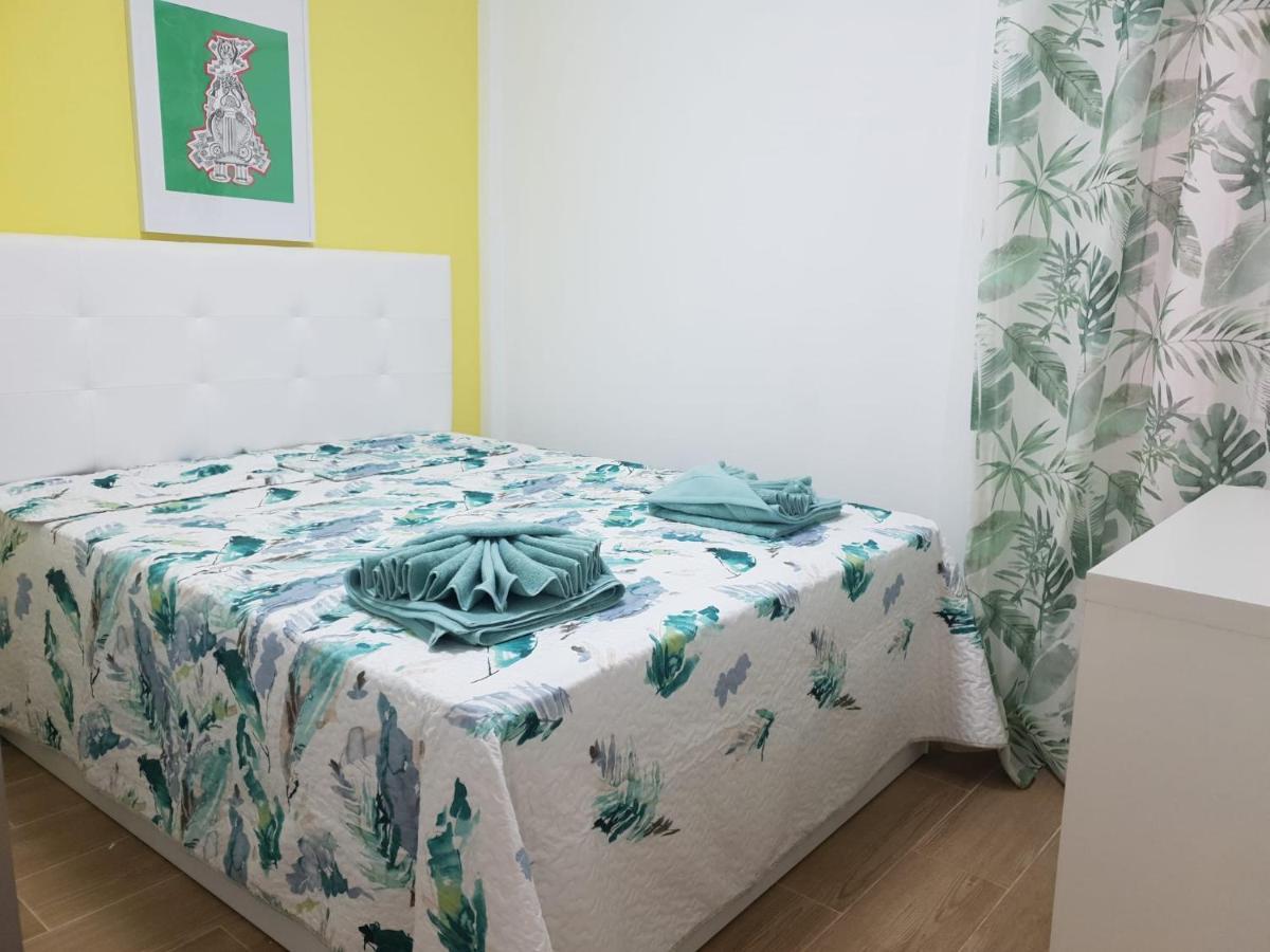 Apartamento Delux Benidormアパートメント エクステリア 写真