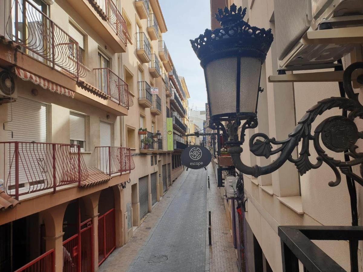 Apartamento Delux Benidormアパートメント エクステリア 写真